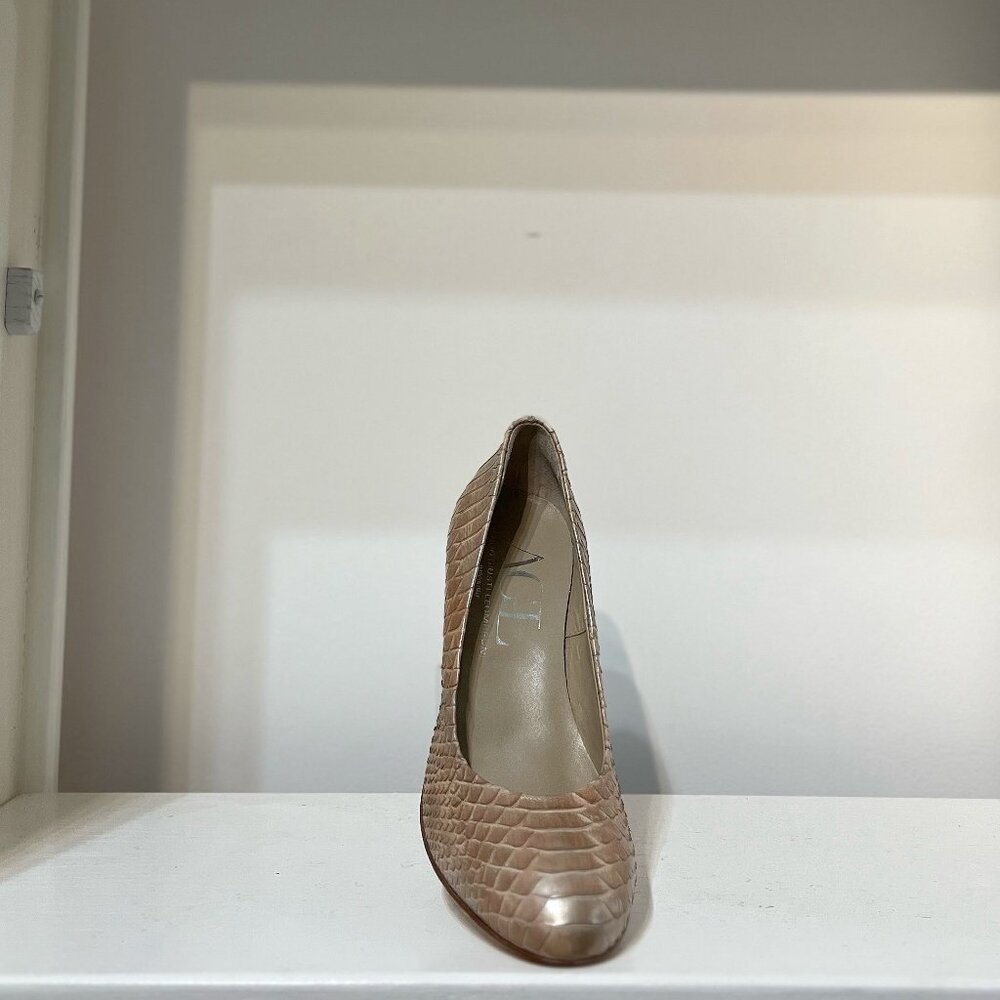 SNAKE HEEL PUMP